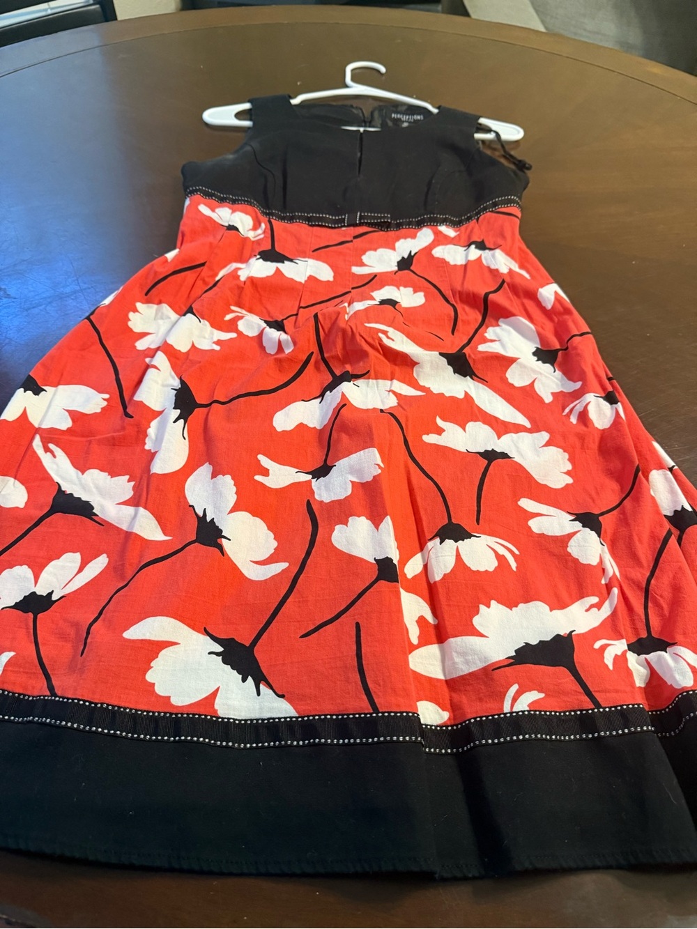 Perceptions Black Bodice Red Floral Circle Dress - Picture 1 of 3